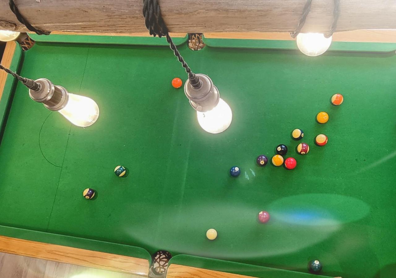 Hidden Gem Near The Beach With Pool Table New Quay Buitenkant foto