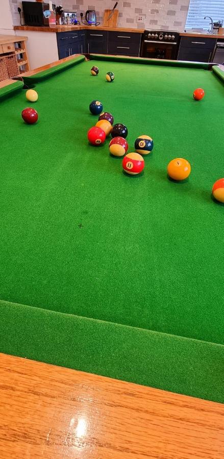 Hidden Gem Near The Beach With Pool Table New Quay Buitenkant foto