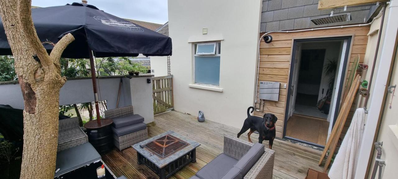 Hidden Gem Near The Beach With Pool Table New Quay Buitenkant foto